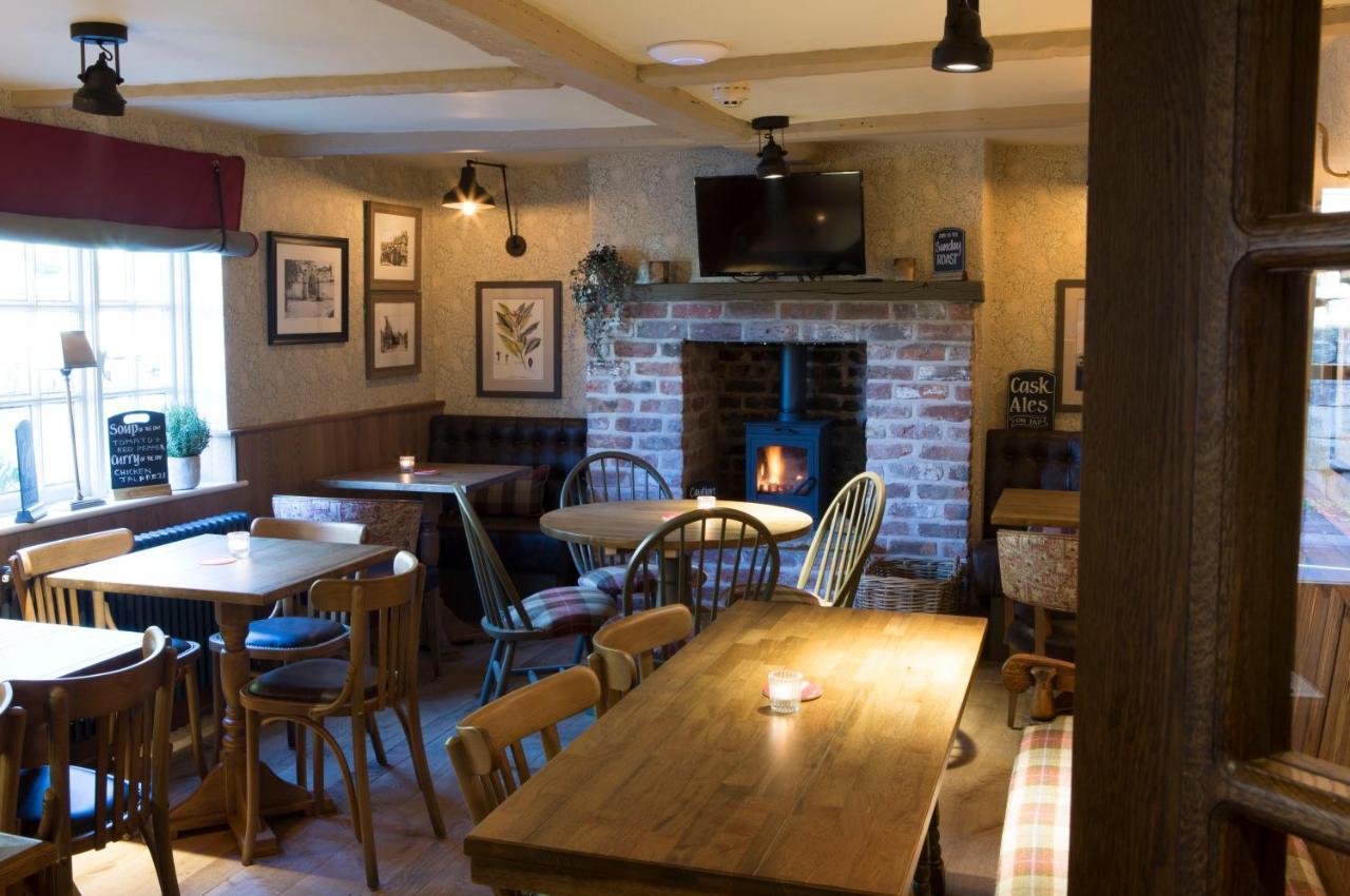 Red Lion Inn Little Budworth Екстериор снимка