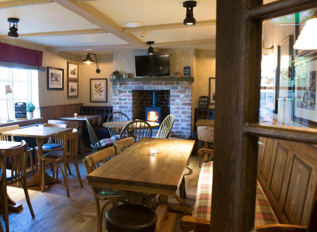 Red Lion Inn Little Budworth Екстериор снимка
