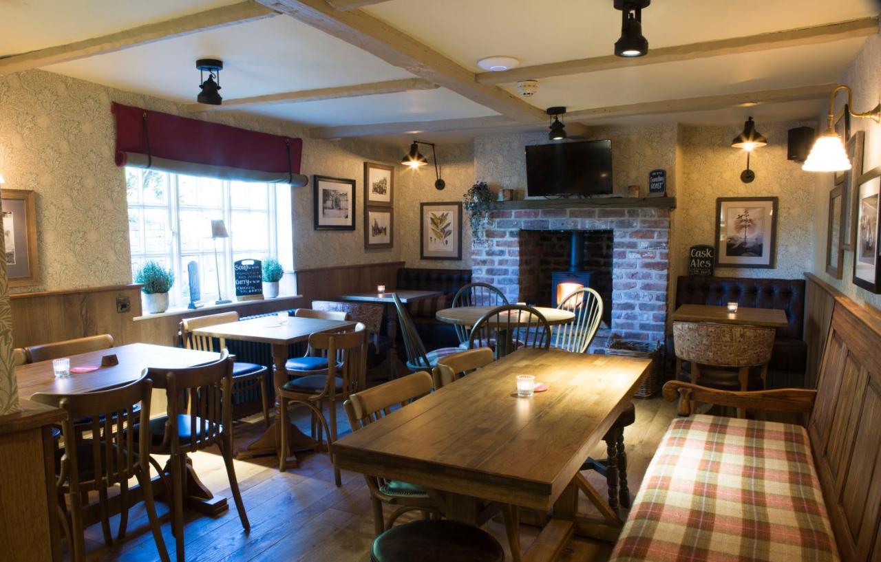 Red Lion Inn Little Budworth Екстериор снимка